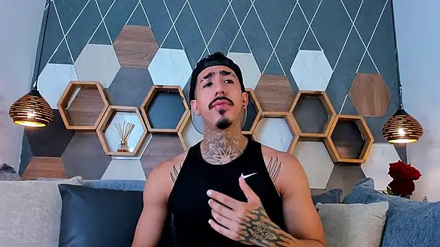 Snapshot of Donovan_Desmond chatting on 09/11/25, 08:20 Donovan Desmond online show from 09/11/25, 08:20