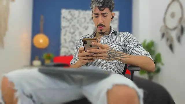 Snapshot of Donovan_Desmond chatting on 09/12/25, 10:43 Donovan Desmond online show from 09/12/25, 10:43