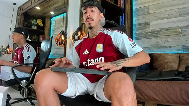 Snapshot of Donovan_Desmond chatting on 09/15/25, 07:47 Donovan Desmond online show from 09/15/25, 07:47