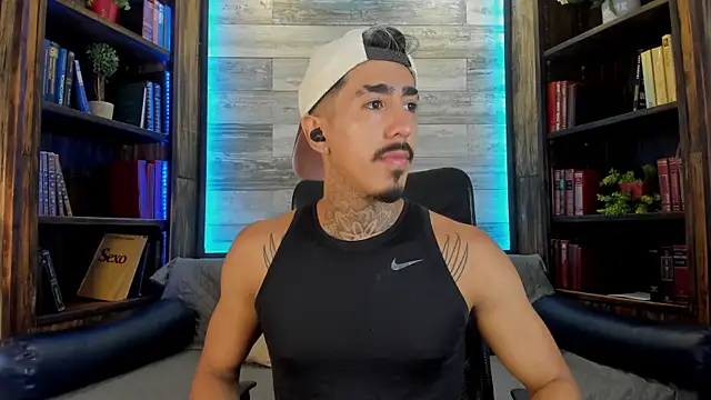 Snapshot of Donovan_Desmond chatting on 09/27/25, 07:52 Donovan Desmond online show from 09/27/25, 07:52