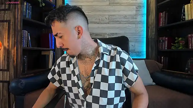 Snapshot of Donovan_Desmond chatting on 10/18/25, 08:09 Donovan Desmond online show from 10/18/25, 08:09