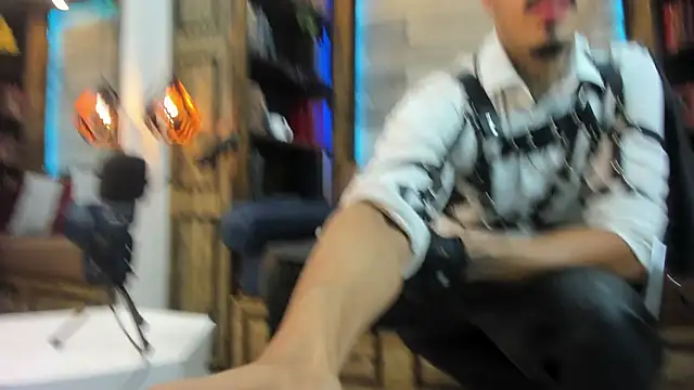 Snapshot of Donovan_Desmond chatting on 11/09/25, 02:43 Donovan Desmond online show from 11/09/25, 02:43