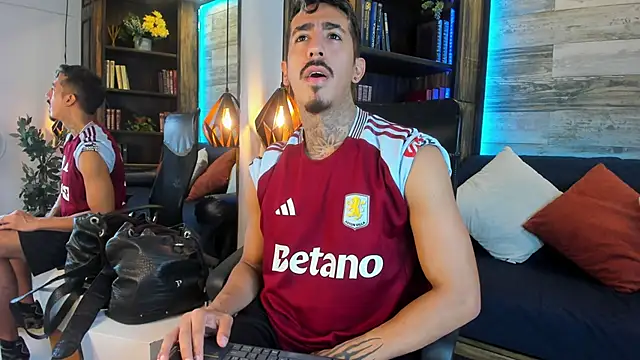 Snapshot of Donovan_Desmond chatting on 11/11/25, 10:32 Donovan Desmond online show from 11/11/25, 10:32