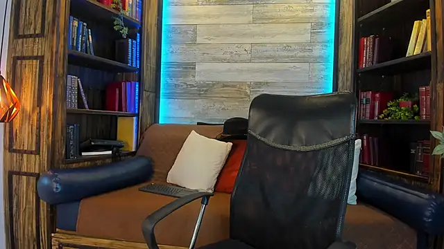 Snapshot of Donovan_Desmond chatting on 11/13/25, 11:14 Donovan Desmond online show from 11/13/25, 11:14