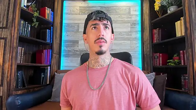 Snapshot of Donovan_Desmond chatting on 11/19/25, 07:36 Donovan Desmond online show from 11/19/25, 07:36