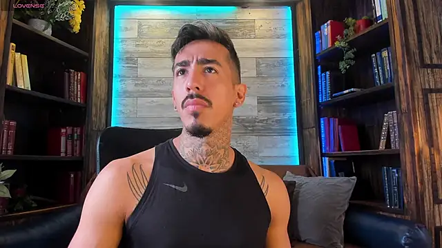 Snapshot of Donovan_Desmond chatting on 11/25/25, 08:20 Donovan Desmond online show from 11/25/25, 08:20