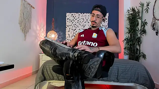 Donovan Desmond online show from 03/04/26, 02:50