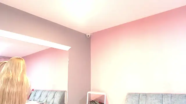 Camila Russoo online show from 01/15/26, 07:39