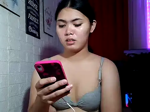 Hoelymolly online show from 11/16/25, 02:39