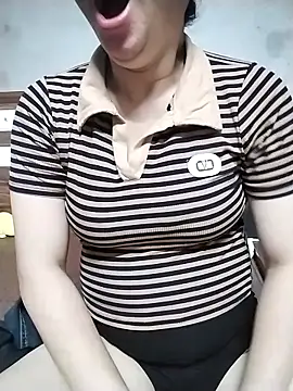 Snapshot of Mie_rose chatting on 05/02/26, 01:32 Mie rose online show from 05/02/26, 01:32