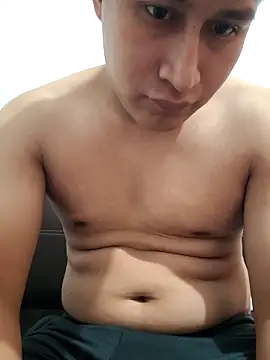 Snapshot of surdotravieso chatting on 09/19/25, 10:32 surdotravieso online show from 09/19/25, 10:32