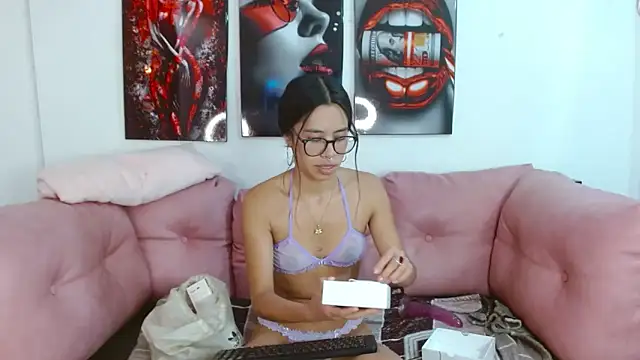 Miahotcs1 online show from 11/07/25, 01:55