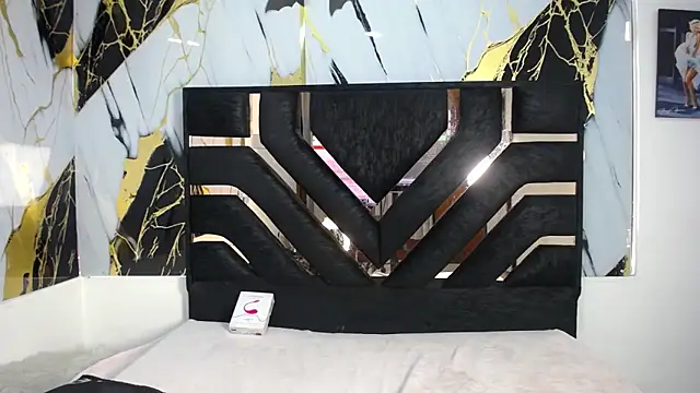 Miahotcs1 online show from 02/11/26, 02:11