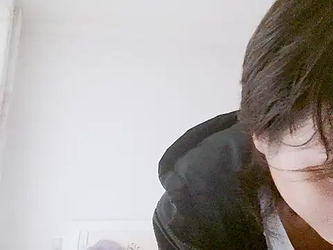 Snapshot of huihui520-- chatting on 10/08/25, 08:34 huihui520-- online show from 10/08/25, 08:34