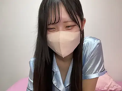 Snapshot of noa_uxu chatting on 10/13/25, 12:38 noa uxu online show from 10/13/25, 12:38