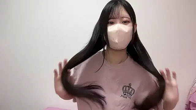 Snapshot of noa_uxu chatting on 10/16/25, 02:12 noa uxu online show from 10/16/25, 02:12