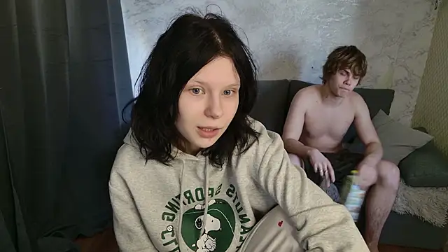 Snapshot of Bonnie_And_C1yde chatting on 03/21/26, 08:19 Bonnie And C1yde online show from 03/21/26, 08:19