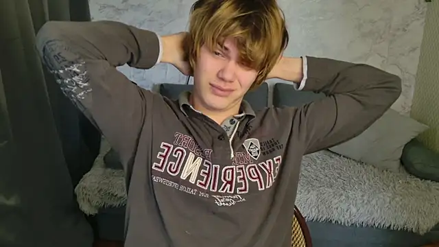 Snapshot of Bonnie_And_C1yde chatting on 04/15/26, 05:14 Bonnie And C1yde online show from 04/15/26, 05:14