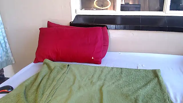 Snapshot of PetiteEbonyBabe chatting on 11/22/25, 07:29 PetiteEbonyBabe online show from 11/22/25, 07:29