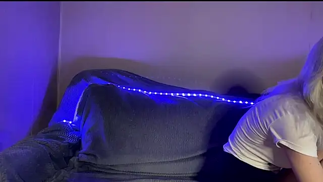 snowy lisa online show from 02/11/26, 01:16