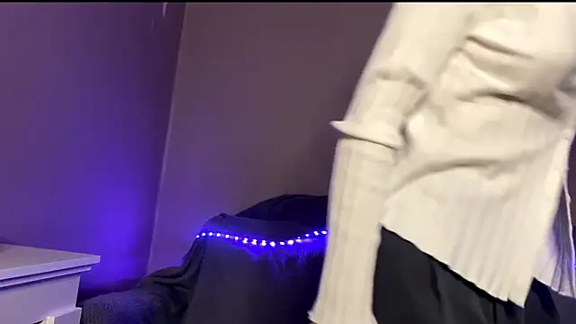 snowy lisa online show from 02/19/26, 11:39