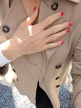 Snapshot of pink-mai chatting on 03/27/26, 04:07 pink-mai online show from 03/27/26, 04:07