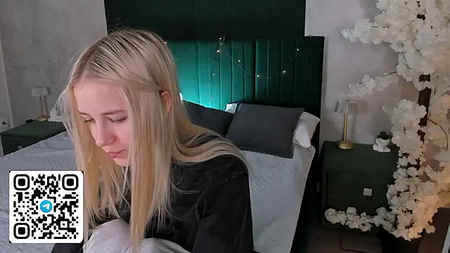 Snapshot of Anellyball chatting on 03/14/26, 09:59 Anellyball online show from 03/14/26, 09:59