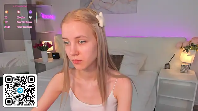 Snapshot of Anellyball chatting on 03/25/26, 09:37 Anellyball online show from 03/25/26, 09:37