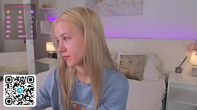 Snapshot of Anellyball chatting on 04/01/26, 10:05 Anellyball online show from 04/01/26, 10:05