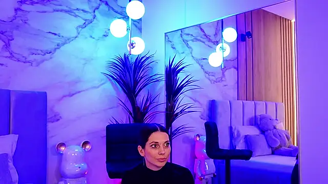 Snapshot of EllyLynn chatting on 10/27/25, 07:40 EllyLynn online show from 10/27/25, 07:40