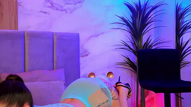 EllyLynn online show from 02/05/26, 08:24