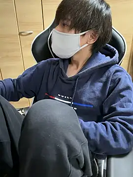 Snapshot of jiji9253 chatting on 03/21/26, 12:32 jiji9253 online show from 03/21/26, 12:32