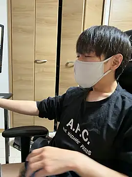 Snapshot of jiji9253 chatting on 04/02/26, 01:42 jiji9253 online show from 04/02/26, 01:42