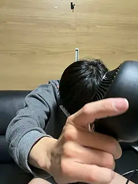 Snapshot of jiji9253 chatting on 04/03/26, 01:20 jiji9253 online show from 04/03/26, 01:20