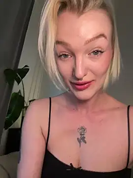 lovecassyrose online show from 04/11/26, 10:19