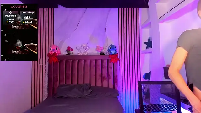 Snapshot of MathiasGreen_ chatting on 12/21/25, 03:02 MathiasGreen online show from 12/21/25, 03:02