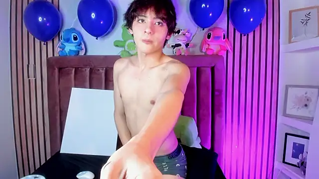 Snapshot of MathiasGreen_ chatting on 02/15/26, 03:14 MathiasGreen online show from 02/15/26, 03:14