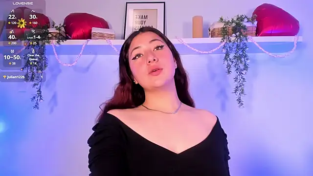 Nicolle Evanss  online show from 02/25/26, 04:44