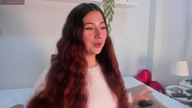 Snapshot of Nicolle_Evanss_ chatting on 04/21/26, 03:46 Nicolle Evanss online show from 04/21/26, 03:46