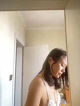 Snapshot of Mier-cn chatting on 10/28/25, 05:33 Mier-cn online show from 10/28/25, 05:33