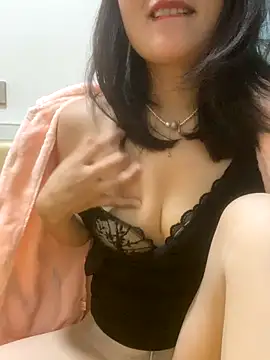 Snapshot of Mier-cn chatting on 10/31/25, 03:13 Mier-cn online show from 10/31/25, 03:13