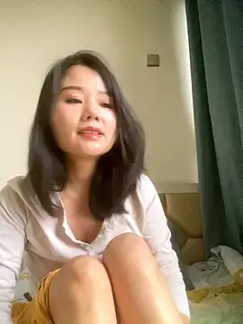 Snapshot of Mier-cn chatting on 11/17/25, 02:17 Mier-cn online show from 11/17/25, 02:17