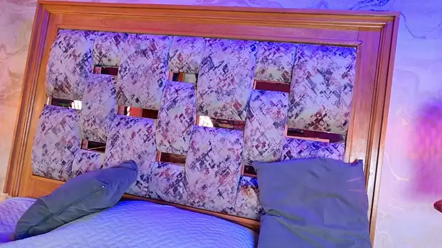 julyana mendez online show from 10/20/25, 07:25