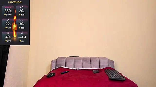 Snapshot of kaifas_dirty chatting on 10/25/25, 12:07 kaifas dirty online show from 10/25/25, 12:07