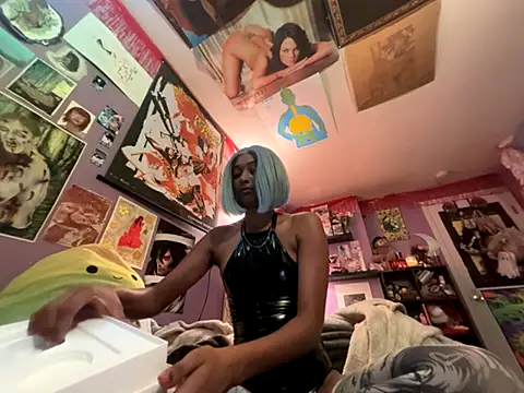 Snapshot of saidyl chatting on 10/27/25, 11:31 saidyl online show from 10/27/25, 11:31