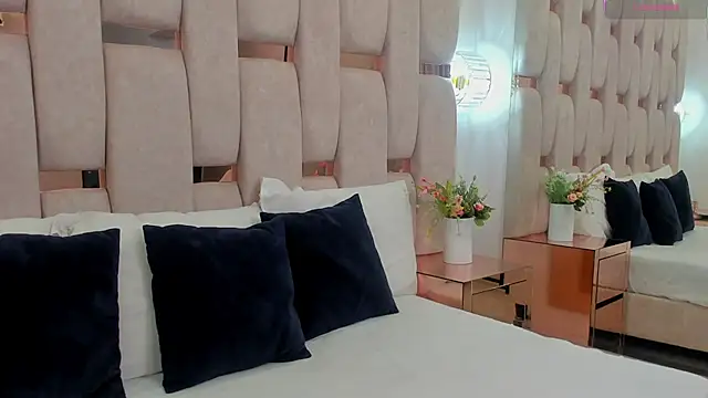 sophiie ross  online show from 01/13/26, 04:45