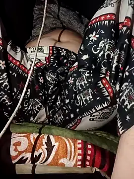 Snapshot of stomarr chatting on 03/23/26, 05:06 stomarr online show from 03/23/26, 05:06