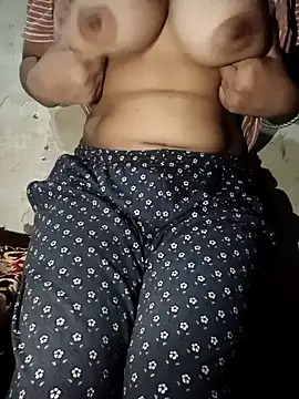 Snapshot of stomarr chatting on 04/01/26, 09:32 stomarr online show from 04/01/26, 09:32