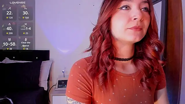 Snapshot of Isis-Blaze chatting on 12/18/25, 07:53 Isis-Blaze online show from 12/18/25, 07:53