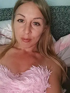 Snapshot of LunaSugarX chatting on 09/24/25, 12:41 LunaSugarX online show from 09/24/25, 12:41